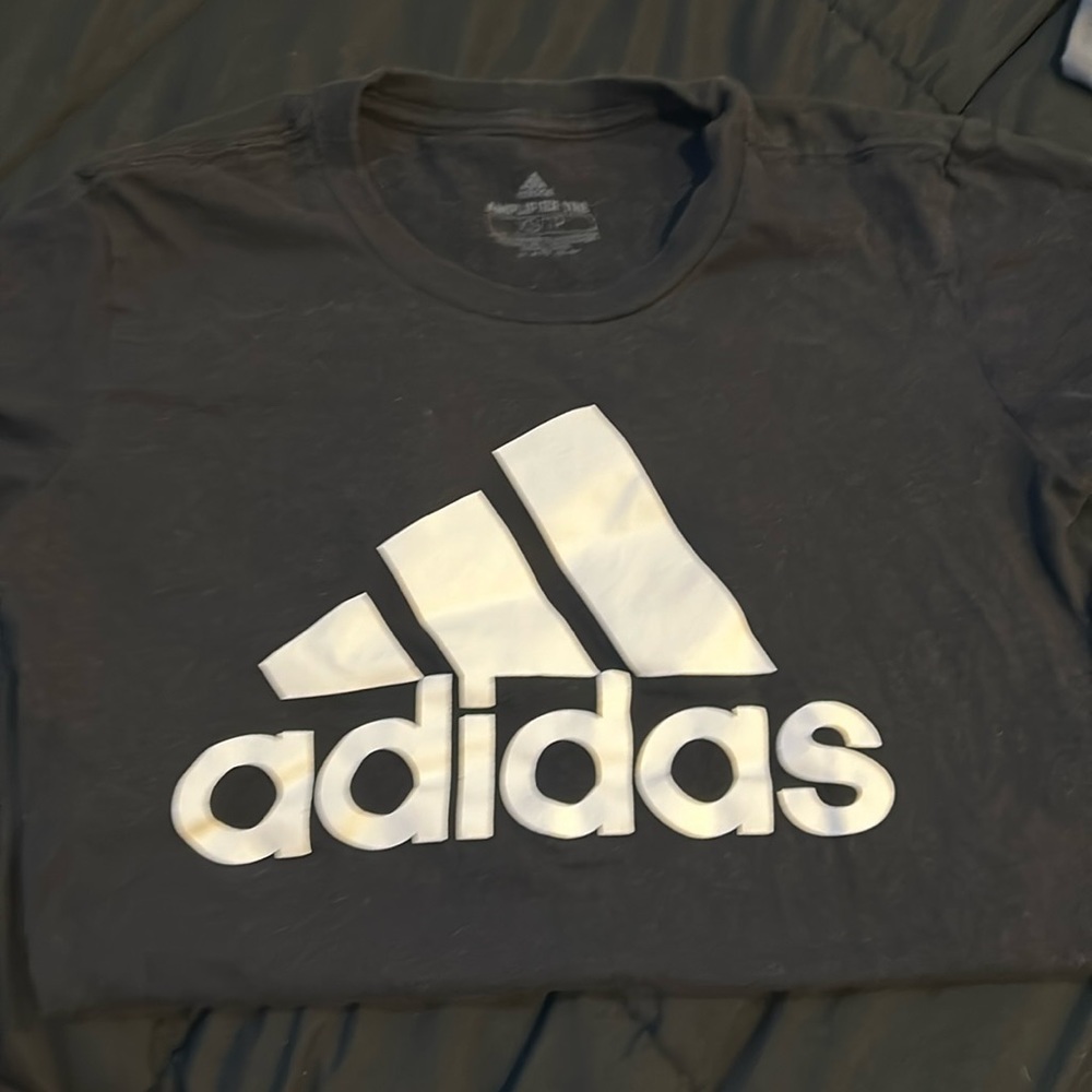 Black Adidas XS T-shirt 🖤
